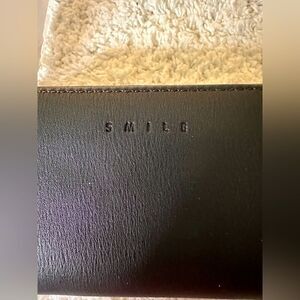 Smile black accordion style card holder